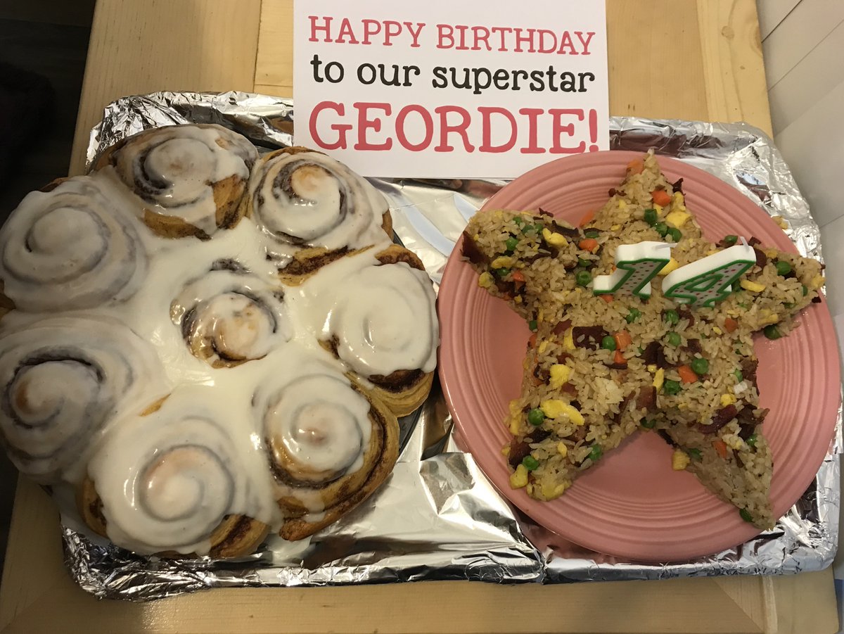 GeordieRavara's tweet photo. Gotta love #familytraditions! Birthday Breakfasts are the BEST! Thank you Mommy for cooking my favorites! #baconfriedrice #cinnamonrolls 😍😘🙏🏽 https://t.co/aICieyLTx2