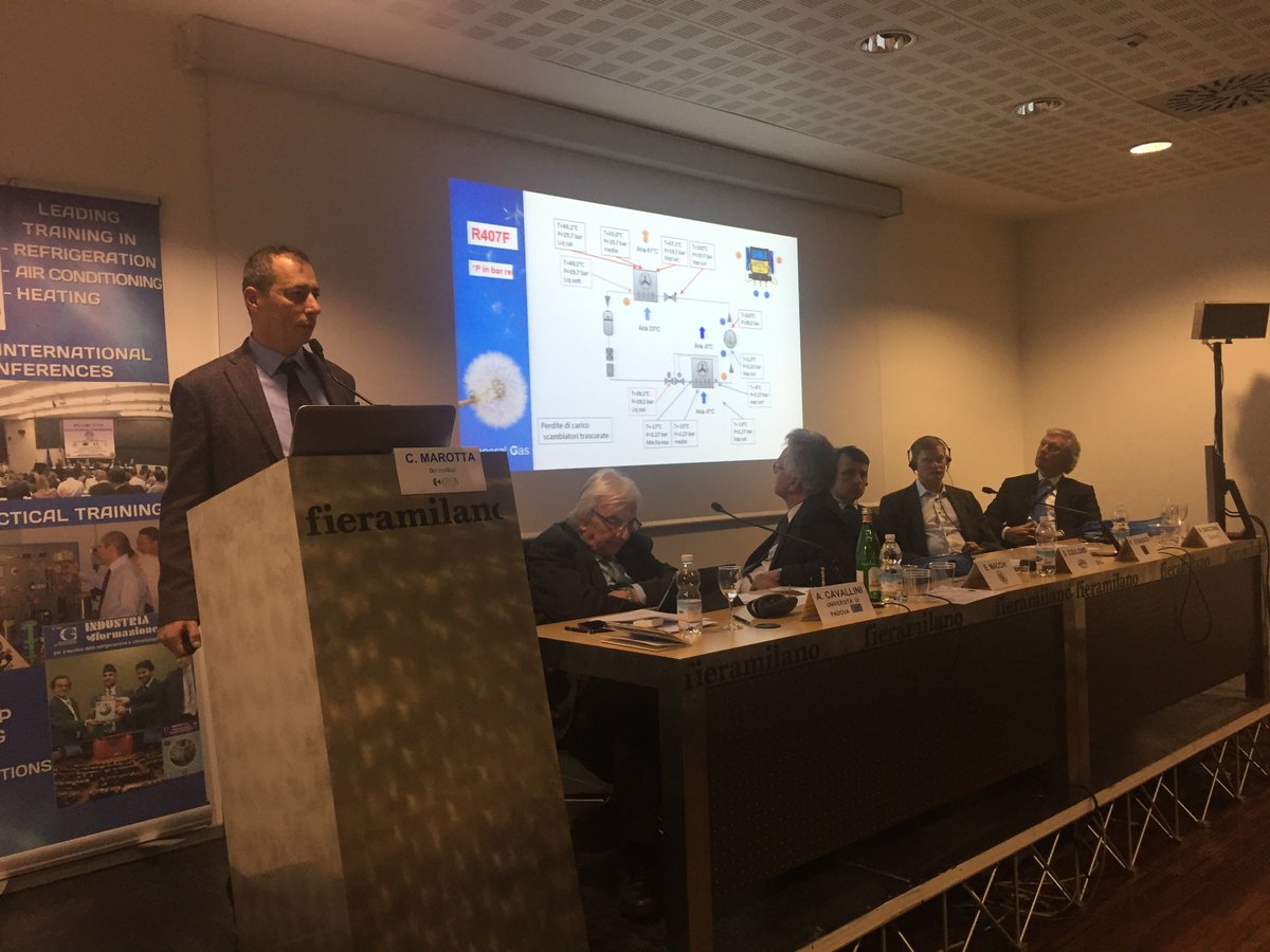 centrogalileo's tweet photo. Interventi di chiusura della Prima Sessione: Felix Flohr di #Daikin e Stefano Fedeli di #GeneralGas
#EuConfRac @ConvegnoMCE2018 https://t.co/aT8UNHdGko