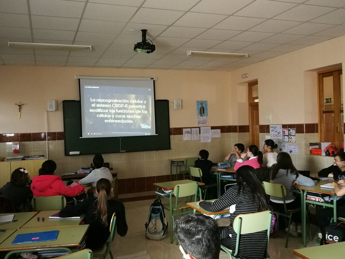 IsabelGarciasvp's tweet photo. Hoy en @SVPBenavente
LA CUARTA CONTENCIÓN
#MathTeam #PiDaySpain2018 Gracias @DimatesUA @maths4everthink por la actividad.
Han disfrutado mucho
@juanfisicahr @SanmartinJuan @alegallardo28 @InmaMur https://t.co/mjimYXfF7P