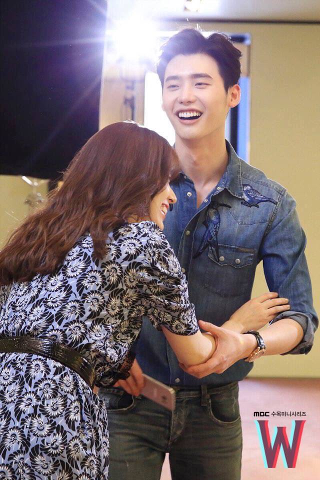 sleepless_noona's tweet photo. BTS #WFirstKiss https://t.co/oSDMRz4gWO