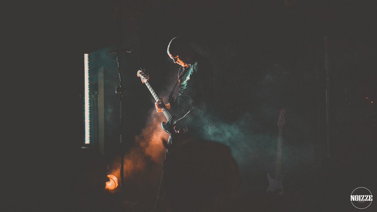 NoizzeUK's tweet photo. We caught @ArcaneRoots @GrumbleBeeUK and @TheHyenaKill at Bristol's Trinity Centre and yeah, it was a good 'un. Read all about what @DanHillier93 had to say. 

Photo credit; @KieranGallop 

https://t.co/Lpdtcz2L71

#ArcaneRoots #GrumbleBee #TheHyenaKill #Prog #Bristol #Noizze https://t.co/EUYFTDX1UU