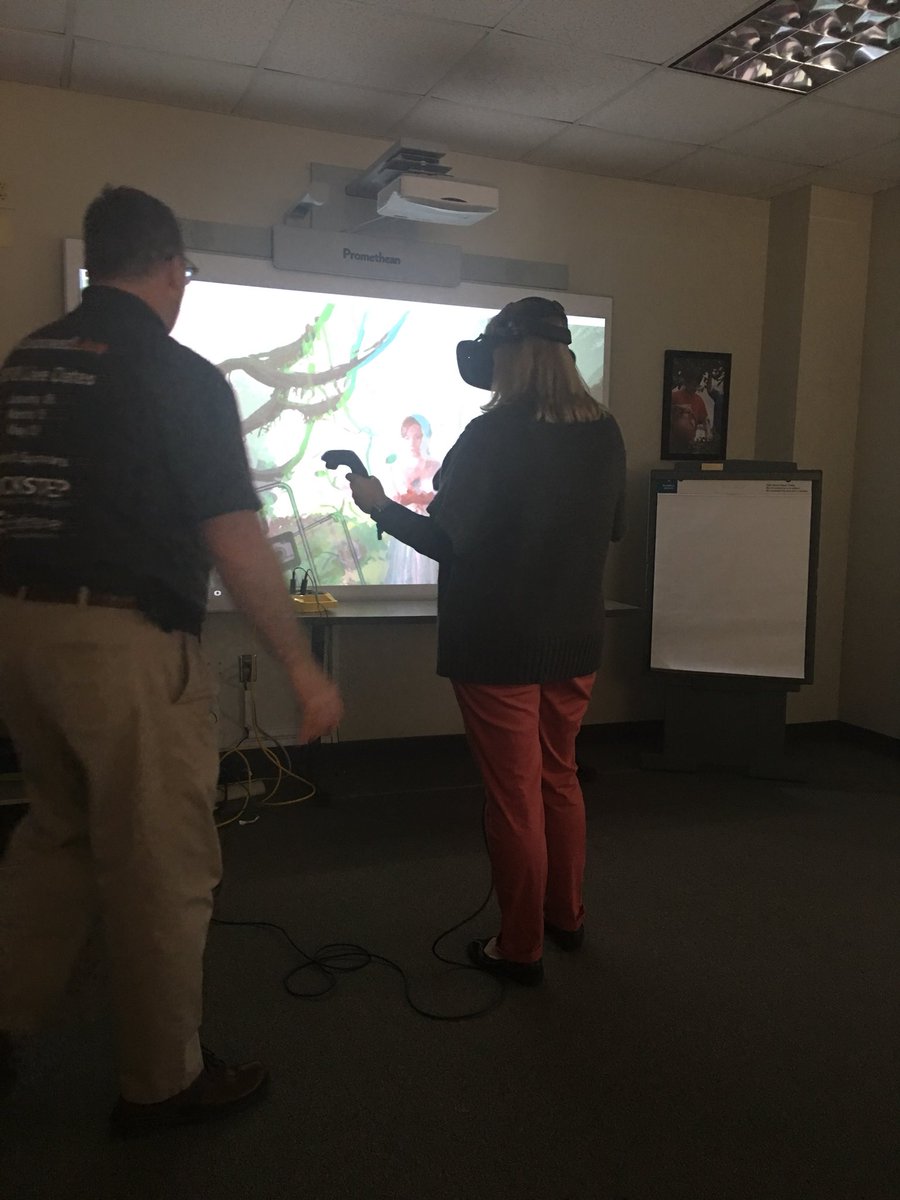 KristinKeithAD's tweet photo. Painting in 3D through VR #UnboxedLive #FCStechnology #forsythpln . The future educational benefits are limitless! https://t.co/sSrUDol4XJ