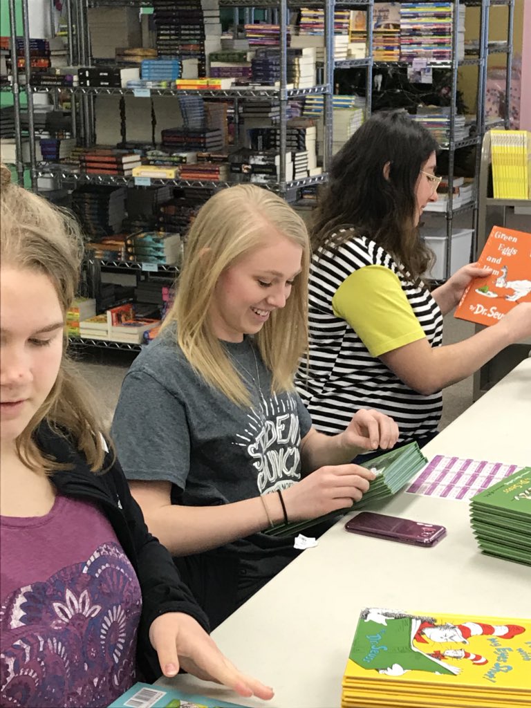 HNInteractClub's tweet photo. Interact working hard helping out the community! @KatesKart https://t.co/qkqhQg4iyH
