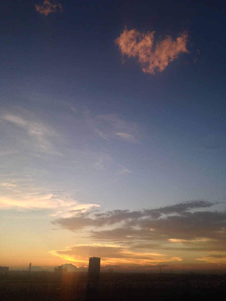 StevanyIFW's tweet image. Menunggumu Tak Berbatas Waktu ♥️ 
#listentonature #thelandiliveinlove #gadingserpong #negeriseribucafe #tangerang #banten #vivajava #bebliography #ifwquote #quote #IFW® #IndonesiaForTheWorld® #indonesiafortheworld #indonesiauntukdunia 🇮🇩