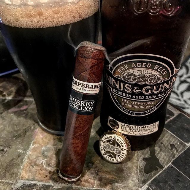FamousSmokeShop's tweet photo. 📷 by @brunolyons - #WhiskeyRebellion #IntemperanceCigars #RomaCraft #RomaCraftTobac #InnisAndGunn #BourbonAgedDarkAle #Bambooze #BeerSnob #BeerLife #Beer #Pivo #Piwo #Cerveza #Cheers #NaZdrowie #Salud #Skol #CigarSnob #CigarLife #StaySmokey #famoussm… https://t.co/eah6jISn1R https://t.co/wuUKHL0WYE