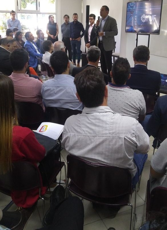 miguelsiciliano's tweet photo. Gracias a la Ciudad Empresaria por la invitación al lanzamiento del #InnovaLabs que es el 1er laboratorio de Robótica e Impresión 3D de la Provincia. Las nuevas tecnologías vinieron para quedarse. Desde el @gobdecordoba vamos a continuar motivando y apoyando estas acciones! https://t.co/ICtmTYGpeM
