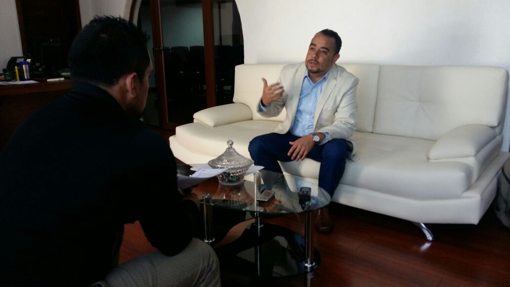 Competencia_Ec's tweet photo. #ChristianRuiz, Superintendente @SCPM_Ec (e), brinda entrevista a @el_telegrafo y habla sobre la normativa para supermercados. #HitosSCPM https://t.co/pOTVdqrW4N