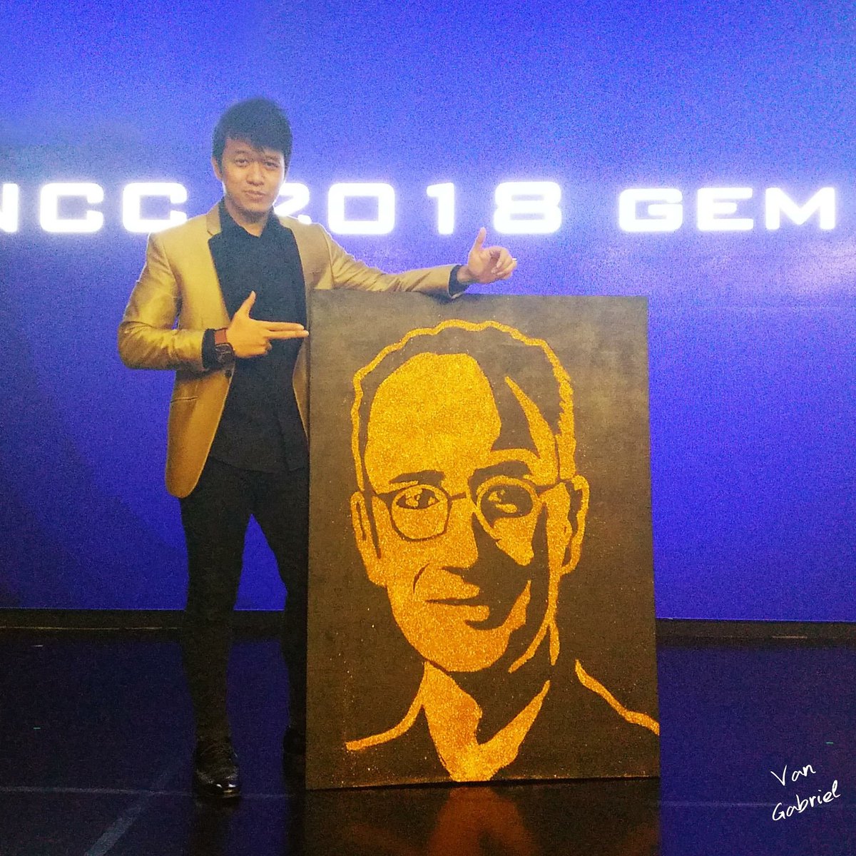 Van_Gabriel's tweet photo. Glitter Painting Souvenir for Mr Cyril
#glitter #glitterpaint #glitterpainting #glitterpaintingjakarta #glitterpainter #glitterpaintingindonesia #magicianjakarta #corporatemagic #corporateentertainer #vangabriel #vangabrielmagic #eventorganizer #sulap #pesulap #goldglitter https://t.co/PAfFslIoF6