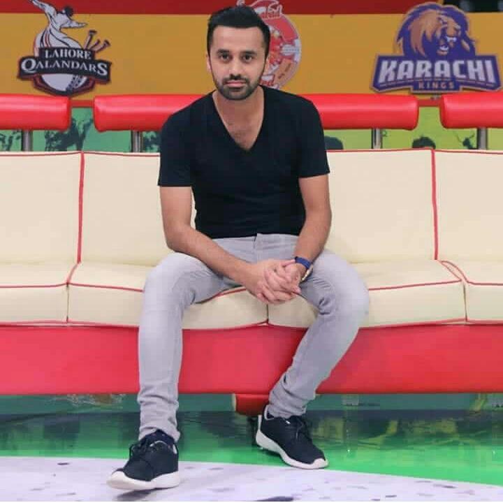 Fatima_Butt22's tweet photo. #NewProfilePic
@WaseemBadami Suchi Muchi u looking soo cute+Dashing+Smart ❤❤👍👍
#Mr.Perfect
#DablueeBee 🙈
#MasoomLog https://t.co/Aw5U9UuNCH