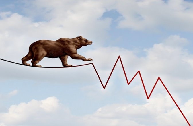 CryptoBolts's tweet image. Bear markets help bring some clarity to the #cryptocurrency/#blockchain projects that are feasible and delivering. Those cryptos that completely tank during these times can reasonably be suspected of deriving their value primarily from speculation and/or hype.