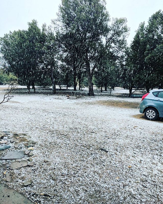 BradA1878's tweet photo. #thundersnow #springinnewmexico https://t.co/WVba0cM4Hp