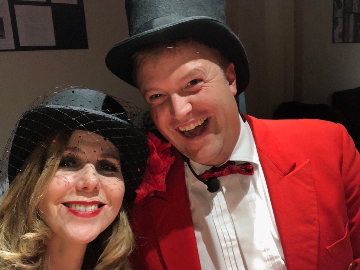 sallyephillips's tweet photo. Eating veggie lasagne with a ringmaster. @FatSlightly https://t.co/Zxmjql0Ns4