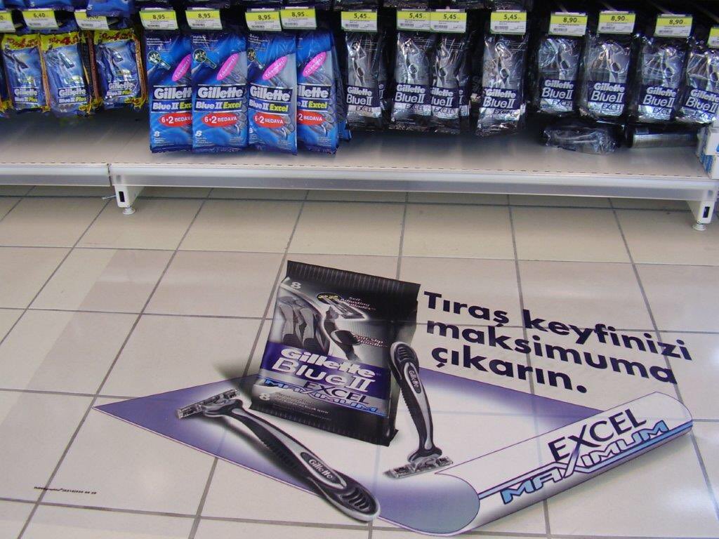 micamedya's tweet photo. #Gillette Blue II Excel #floorgraphics #3d @ProcterGamble @micamedya https://t.co/9K7AShy9he