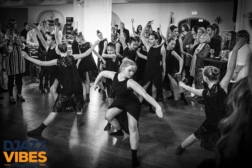 DjazzVibes's tweet photo. Nog even en we #dansen #DjazzVibes 2018 in. Heb je al een keuze gemaakt waar je gaat kijken? Houd in ieder geval 25, 26 en 27 mei vrij. https://t.co/pzxckkgZM4