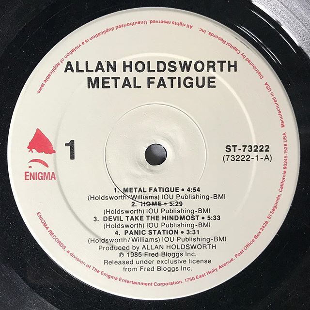 lucid_structure's tweet photo. I don't even have the jacket for this anymore. Still one of my favorite guitar albums! #allanholdsworth #metalfatigue #jazzfusion #guitargod #musician #synthaxe #synthguitar #musicalinfluence https://t.co/rrE74vuLyp