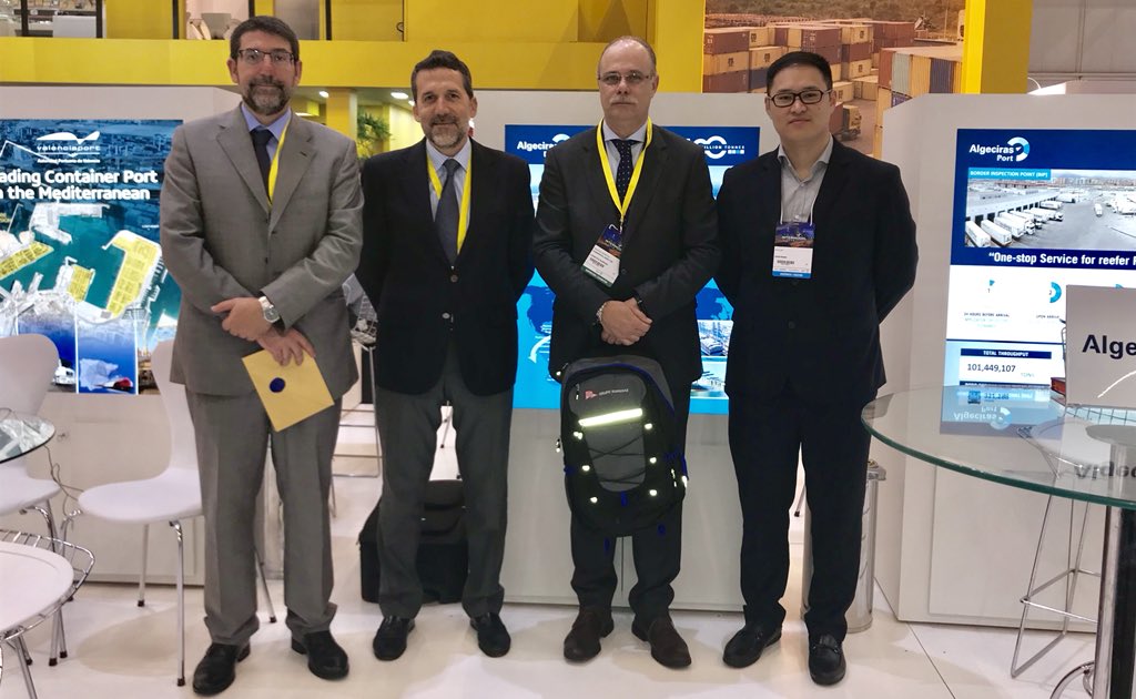 SuardiazGroup's tweet photo. Con nuestros amigos del #PuertoAlgeciras
En #Intermodal2018 #logistica #Intermodal #Brasil #saopaulo https://t.co/jfZi2DJzek