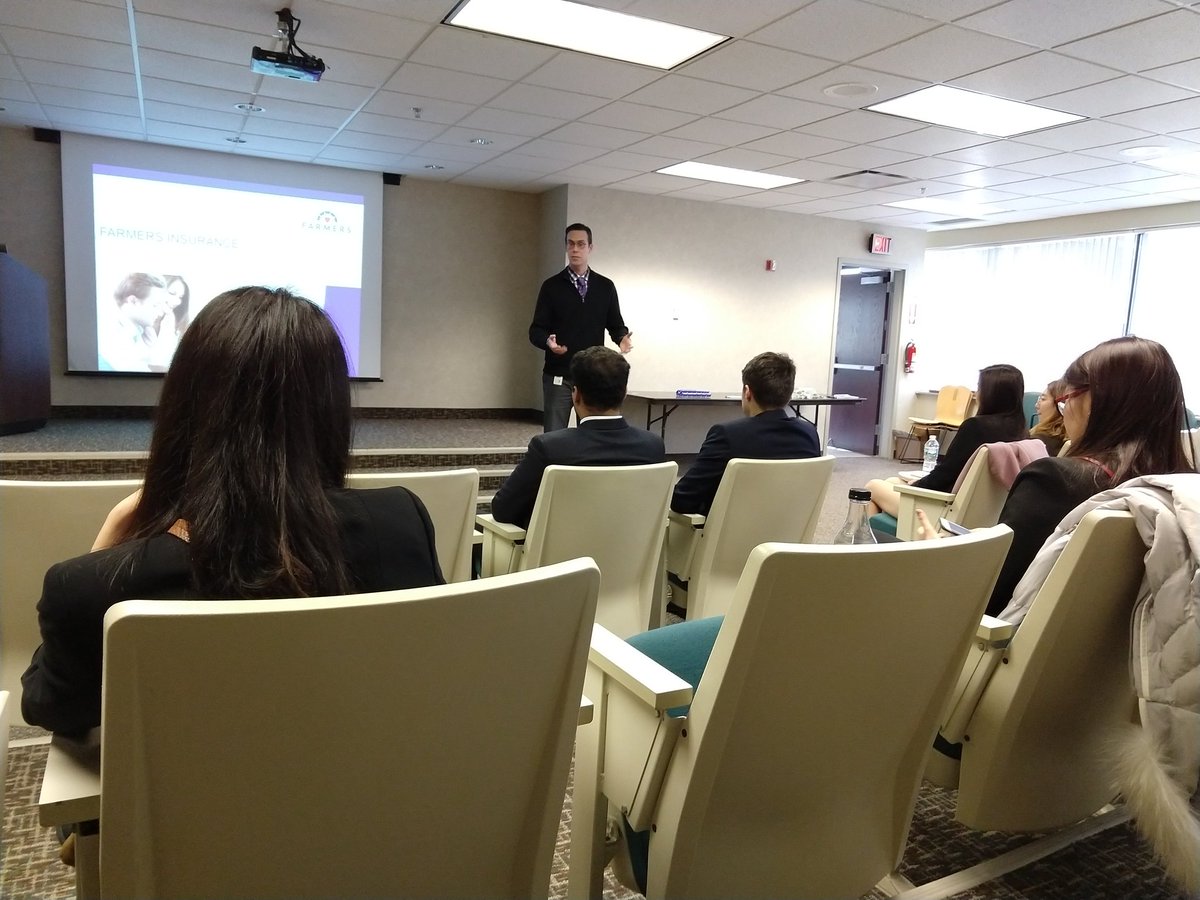 mitchellkam's tweet photo. .@caseweatherhead MSM-Finance students finishing the day visiting with alumni at @WeAreFarmers #ClevelandCityTrek #Finance @career001 @cwru #TheWeatherheadWay https://t.co/tHsugbH59y