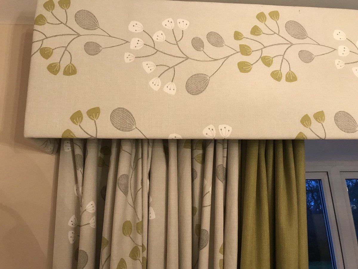 MooInterior's tweet photo. Day 25 of my 30 day ‘my home Interior’ challenge is my homemade dining room boxed pelmet.  The frame was made by my husband and I upholstered it in a fabric matching the curtains. 
The curtains and fabric are from John Lewis and the plain green fabric is from Laura Ashley. https://t.co/dKEAS4VJQN