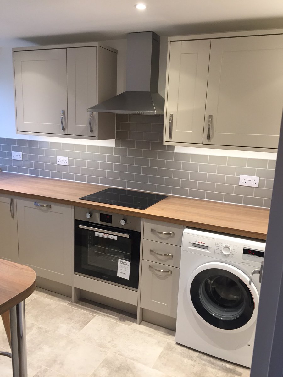 BIGGABUILD_2016's tweet photo. Kitchen refurb completed.  Another happy client. #BIGGABUILD https://t.co/n2zucsOk6x