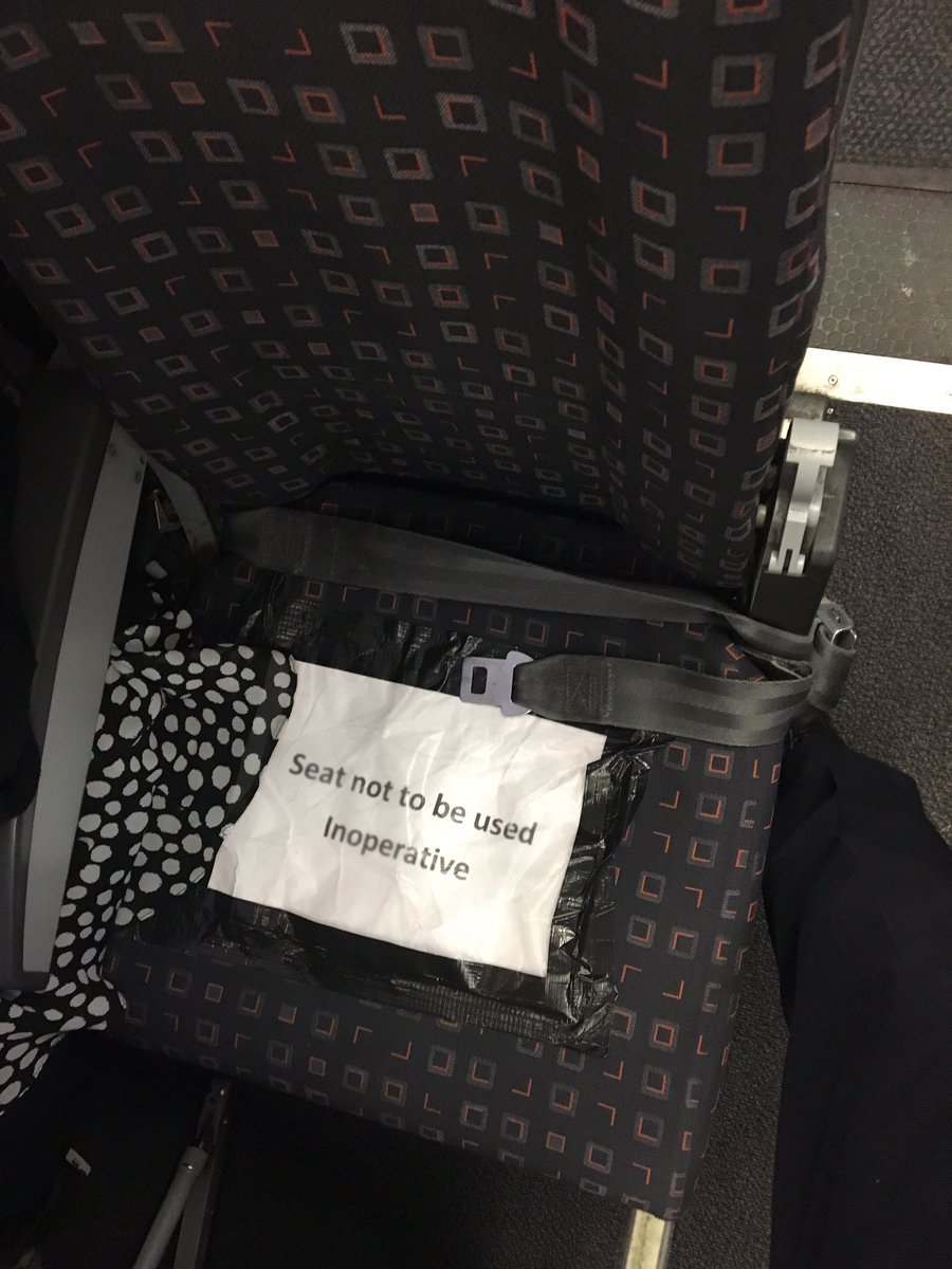 sdcsmith2000's tweet photo. @easyJet what's the story with your planes!?! 16.50 EZY406 Glasgow to Bristol with broken seats, broken toilets and full plane = miserable experience #fail #easyjet #flighthell https://t.co/7oPNmJG5xv
