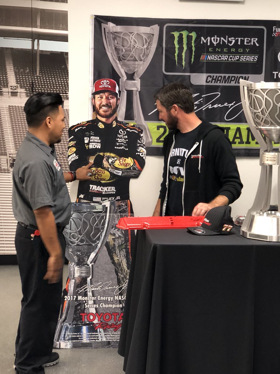 Look who stopped by for a visit today <a href="/MartinTruex_Jr/">Martin Truex Jr.</a>.  Great to have you back.  @FRRacingTeam <a href="/ToyotaRacing/">ToyotaRacingusa2</a> #TRDUSA