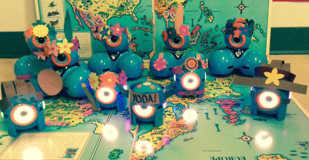 WonderWorkshop's tweet image. With #RobotHat's from around the world, "Our robots are ready for spring break!" - @MsKathyNapier.