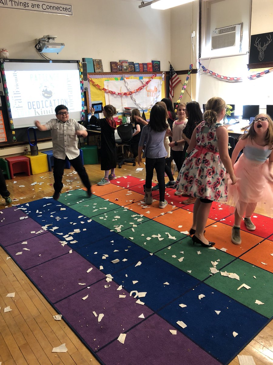 MsMichel306's tweet photo. Dance party!!!!! https://t.co/5BpaOPqwdh