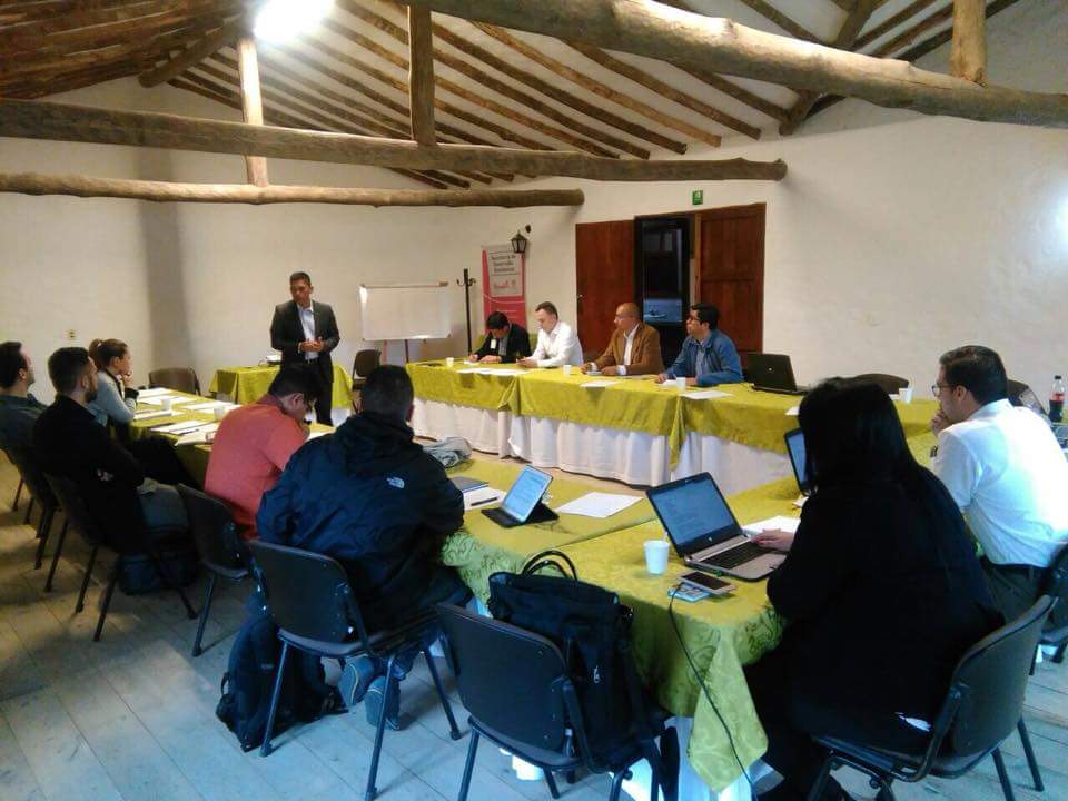 abogadohernanda's tweet photo. 2da reunión Mesa Aeronautica en Rionegro, para potencializar el sector @AlcRionegro @DesarrolloRgro @Avianca @VivaColombiaco @CLUSTERCAESCOL @AeroEspacioUdeA DINAMIC, @TechGoGlobal @PurdueAeroAstro @upbcolombia @PolitecnicoJIC @ORI_UCO Articulación Universidad, Empresa y Estado https://t.co/dx3P2lBsrD