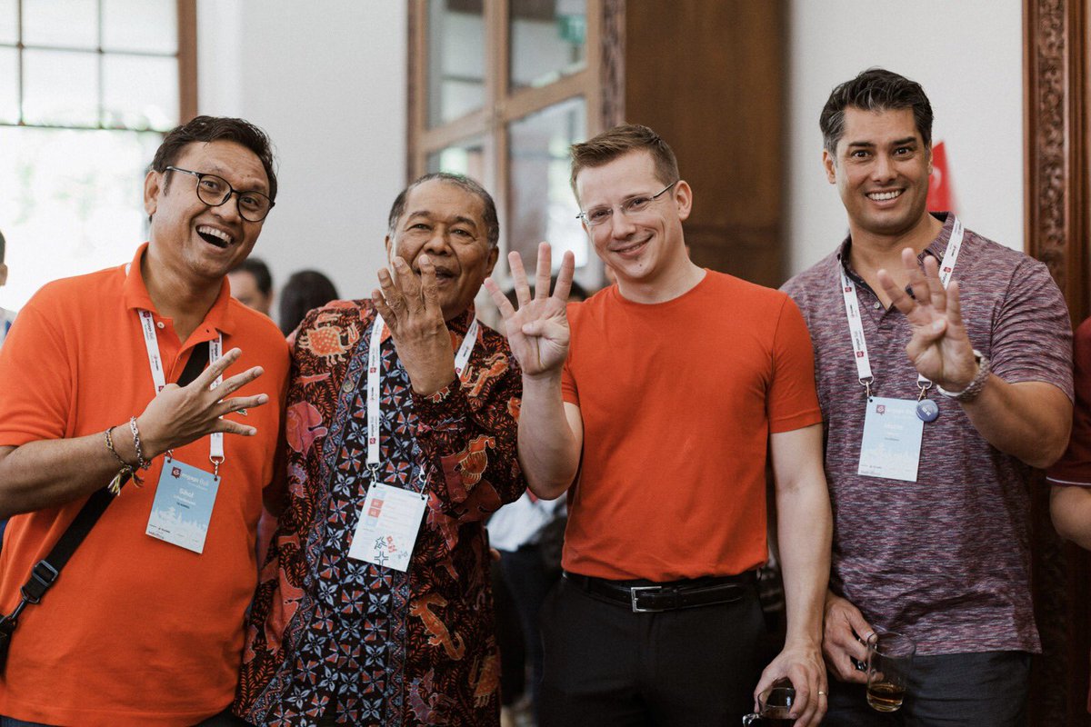 janrezab's tweet photo. Thank you @Telkomsel and #Telkom for putting together #engageBali! It was an honor! And also to the ambassador of Indonesia to Czech Republic. https://t.co/b28XVZGBw6