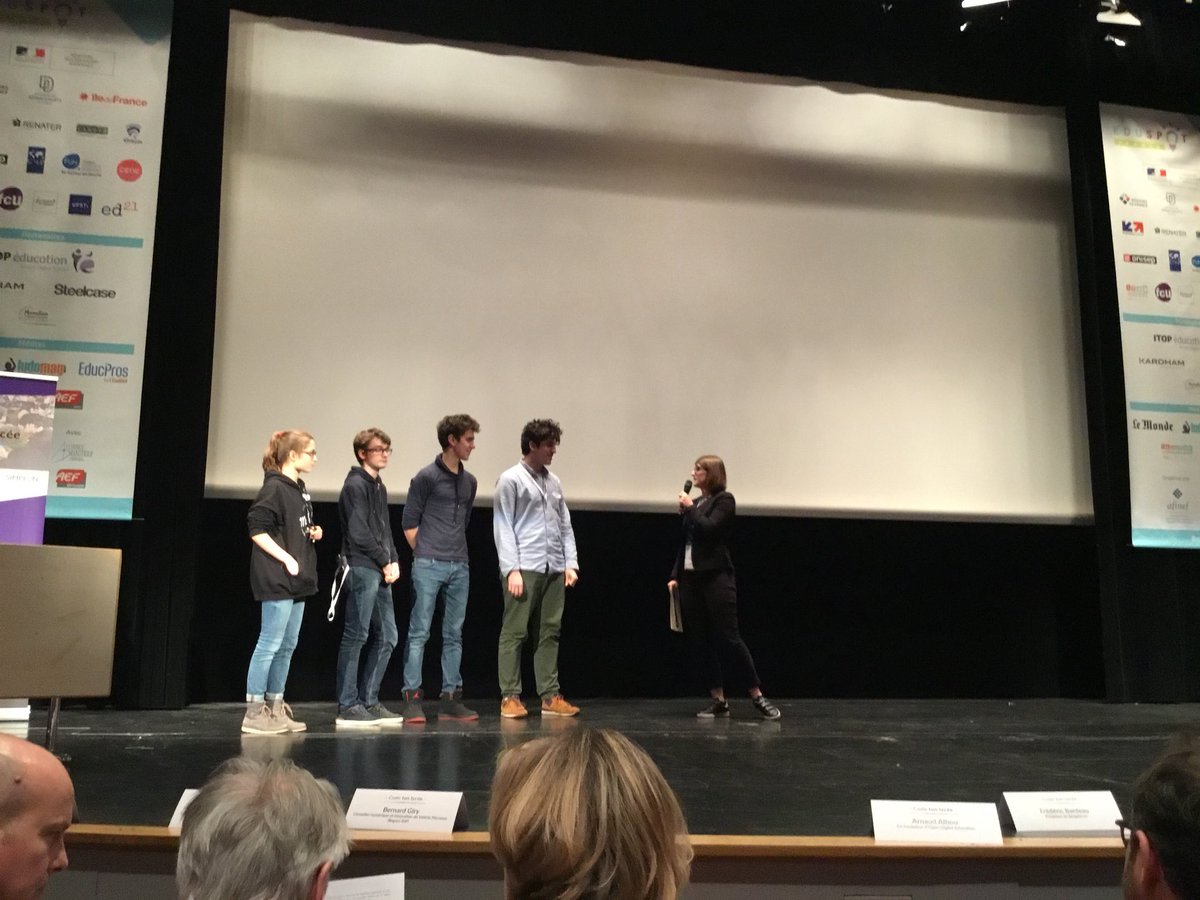 acversailles's tweet photo. Félicitations 🎊 @Les_Incollabs de @MicheletVanves pour leur très belle 4ème place au hackathon #CodeTonLycee https://t.co/s0iojTTNE2