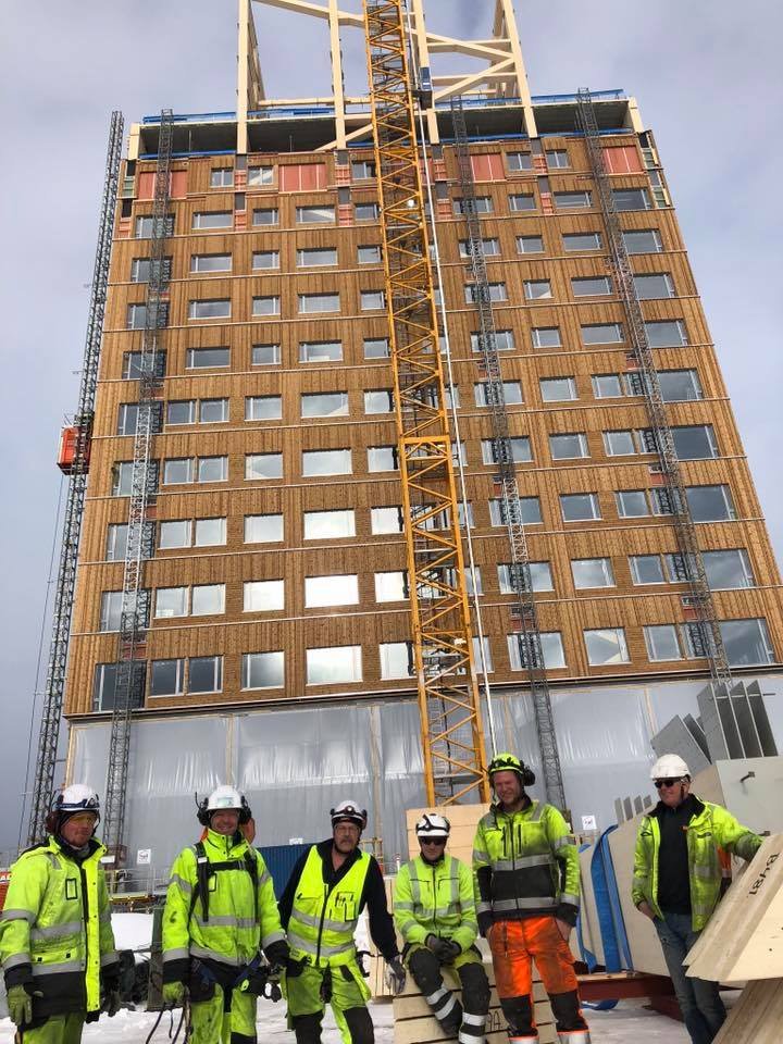 mehmetasmaz's tweet image. World first highest all timber building in Norway Mjøstårnet Construction is proceeding as planned. Current top height is 67.2 m to arrive 81 m and 188 story.
#Mjøstårnet #moelven bit.ly/2pdYH3T
