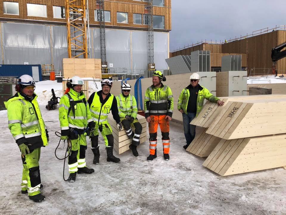 mehmetasmaz's tweet image. World first highest all timber building in Norway Mjøstårnet Construction is proceeding as planned. Current top height is 67.2 m to arrive 81 m and 188 story.
#Mjøstårnet #moelven bit.ly/2pdYH3T