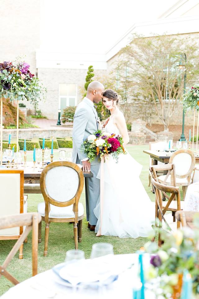 It’s #ThemeThursday We’re getting inspired by all things Spring and were thrilled to have our SWEET #honey jars featured in the current issue of @TriadWeddings magazine! Not your avarage #weddingfavor huh? #weddingideas #StyledShoot #WeddingDecor #WeddingReception #Tablescabe