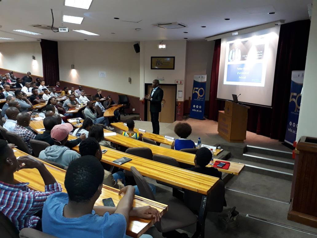 VusiThembekwayo's tweet photo. Delivering a public lecture at Wits Business School. Thank you for having me.
#TheMagnaCartaofExponentiality https://t.co/yTlXtbGW27