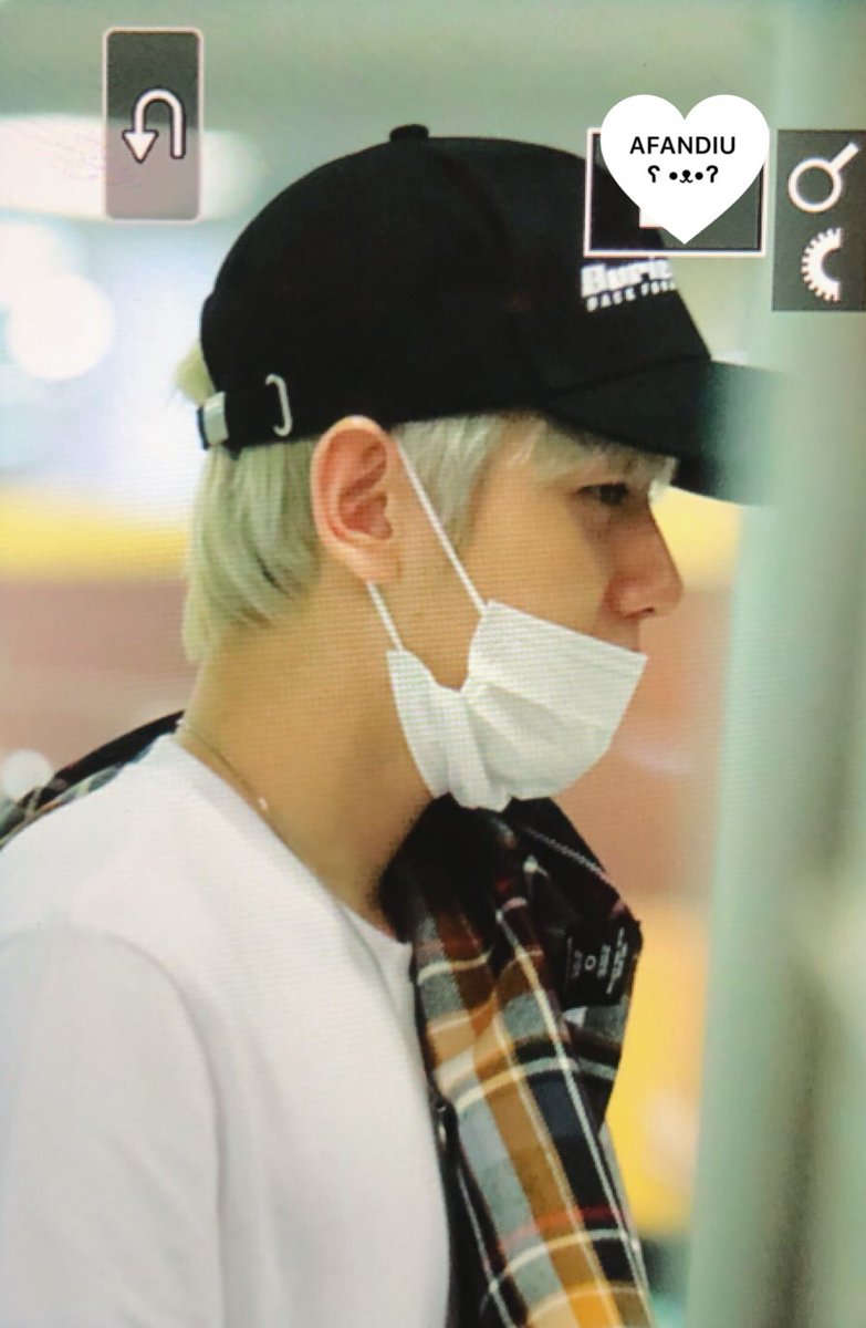 AFANDIU0506's tweet photo. 20180316 #백현 #BAEKHYUN https://t.co/LStClF42eB