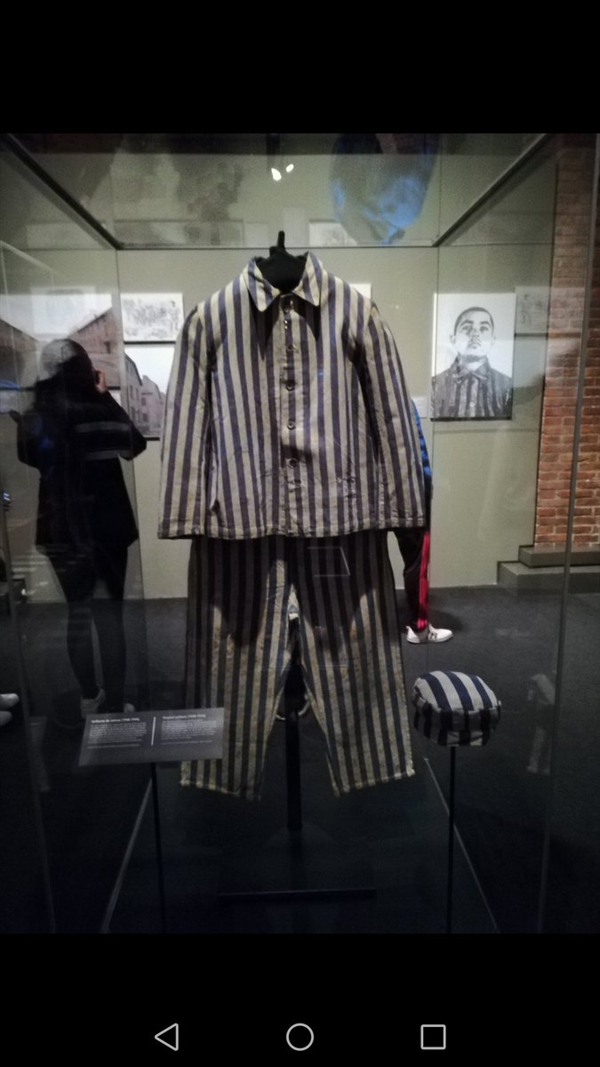 changas_2001's tweet photo. Estas son algunas fotos de la exposicion de #Auschwitz https://t.co/Tgio3oBE6y