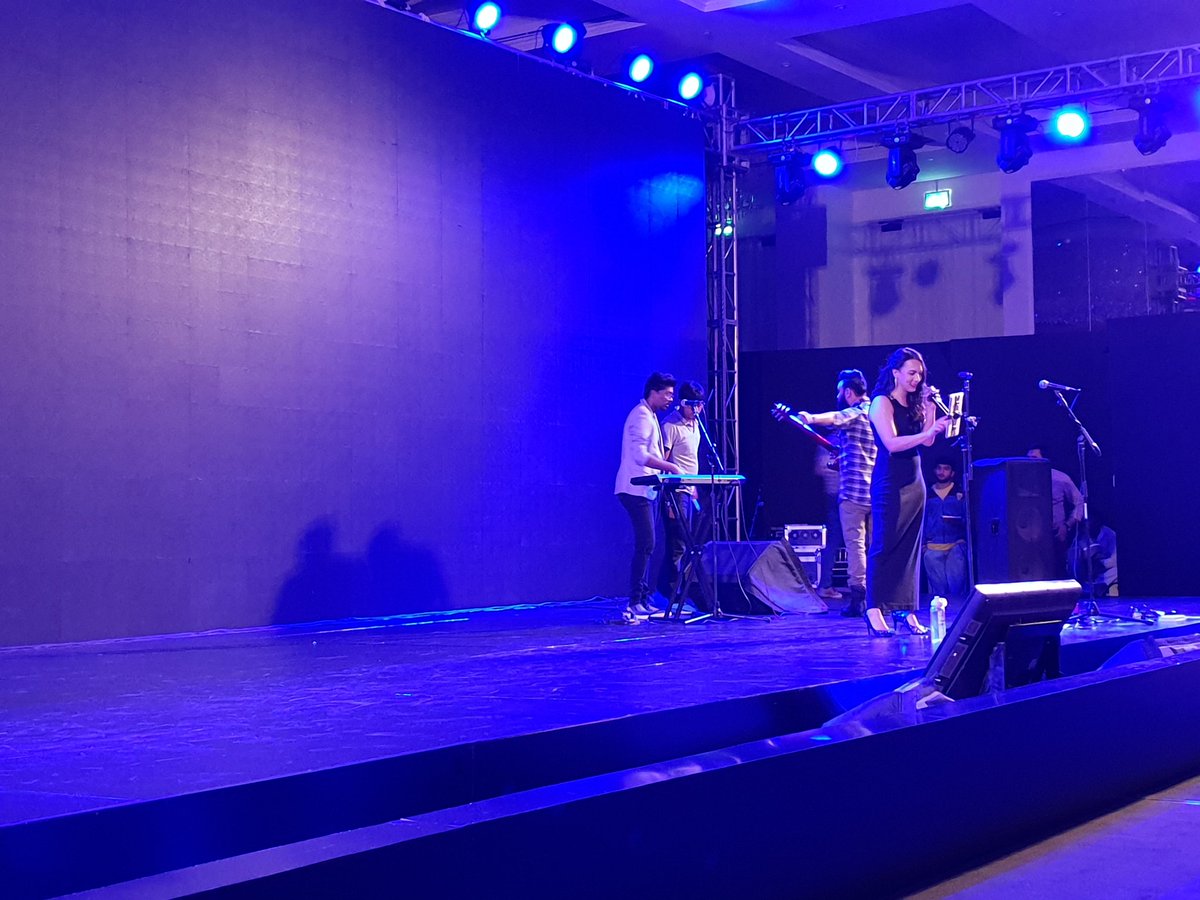 SamsungPakistan's tweet photo. Rachel Viccaji live at the #GalaxyS9 #HappeningNow #SamsungPakistan #Dowhatyoucant #CameraReimagined https://t.co/mdrmuORpEs