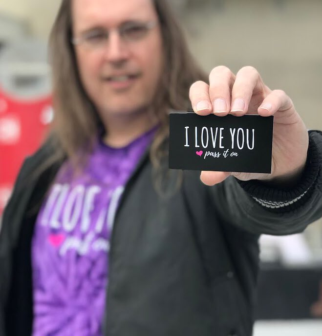 shawnjasoneh's tweet image. I just want every person in the world to know they are loved ❤️️ iloveyoupassiton.com