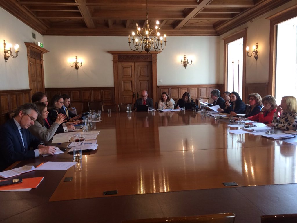 Overleg in Lissabon met Portugese collega's over het te hervormen EU-landbouwbeleid. Structuur van de landbouw is onvergelijkbaar. Maar gelijke agenda om positie boeren in de markt en voedselketen te versterken.