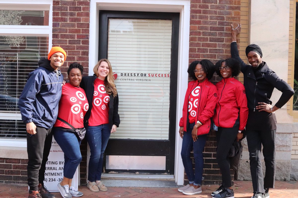 JenkinsTaylor2's tweet photo. Having a BLAST volunteering with @DFSCentralVA and my 1041 family! @ABreissinger @CSchengber @JayYezzi @jmsiegel12 https://t.co/4TlCfKHv4r