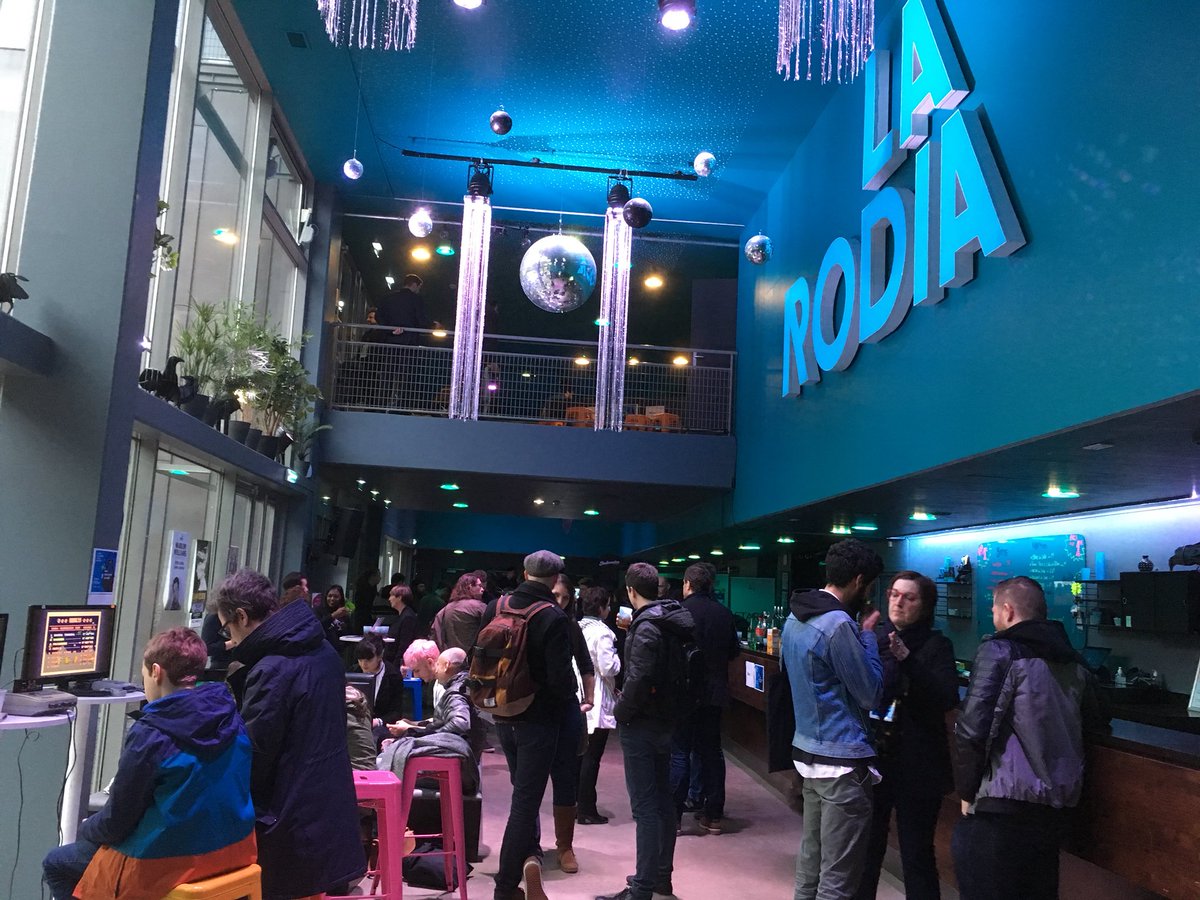 ExtendoDC's tweet photo. Entre les conférences de #SiliconComte, #RetroGaming et échanges dans le hall de @LaRodiaBesancon https://t.co/W3u2o78wBH