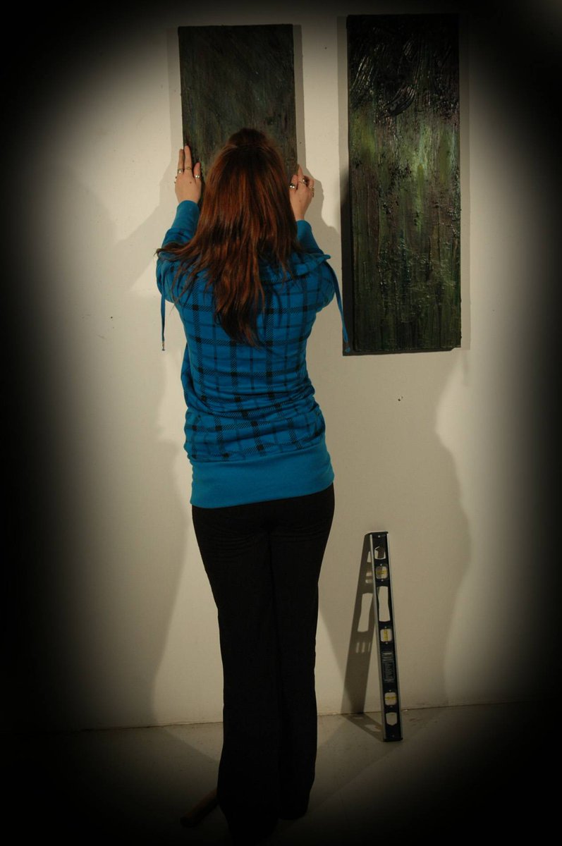 ColorfullyLaura's tweet photo. A little #throwbackthursday.  Documenting my work my final year of school.  Thanks to Jen for the shot to prove I did the work! 🤣✌🎨
.
.
#artstudent #2009 #gallerystudies #photography #abstract #art #tbt https://t.co/yiZ5n6HTHj
