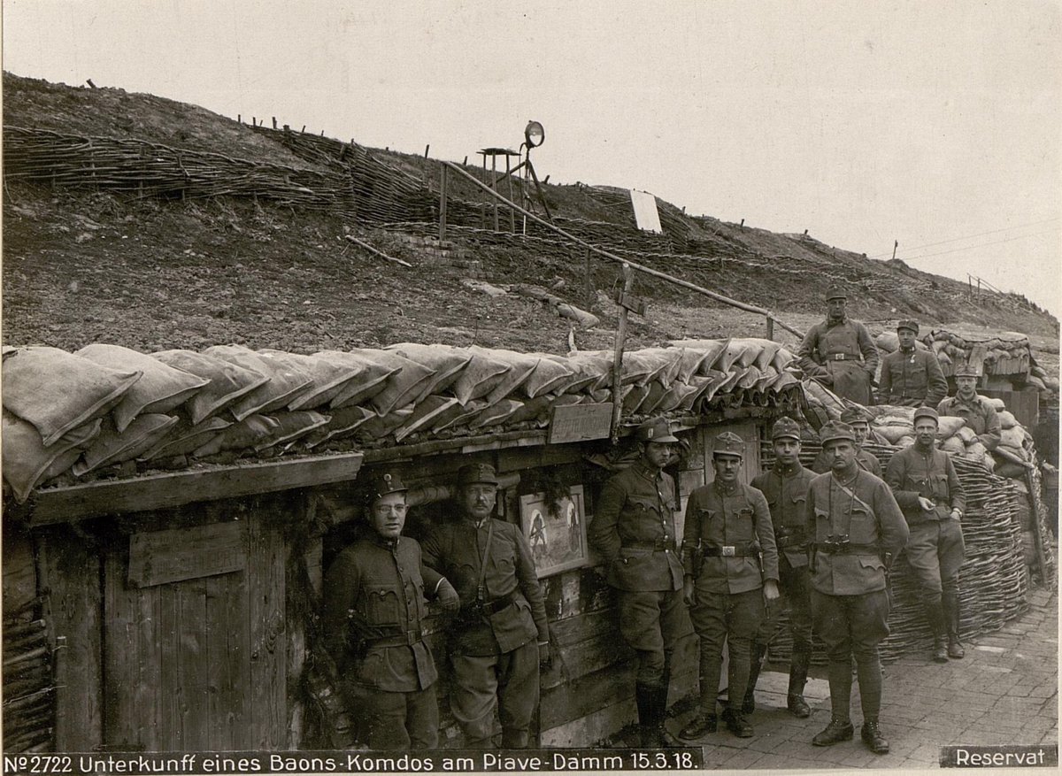 PikeGrey1418's tweet photo. 15 March 1918 - 100 years ago today: A group of Austro-Hungarian officers outside a battalion command post on the Piave Dam. Note the search light in the background.
#PikeGrey #WW1OnThisDay #WW1 #FWW #GreatWar #OTD #OnThisDay #ThisDayInHistory #History #AustriaHungary #Piave https://t.co/X35S8ZhLZN