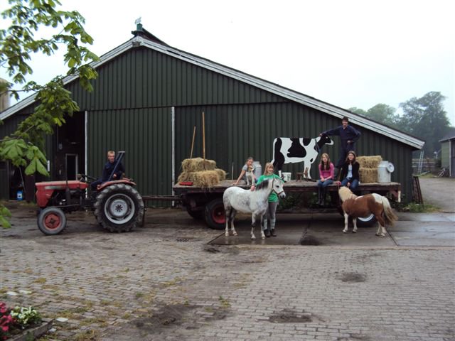 Nieuw: boerderijrondleidingen tijdens Openingsweekend Duivenvoorde op zaterdag 14 april! bit.ly/2FW4a9b