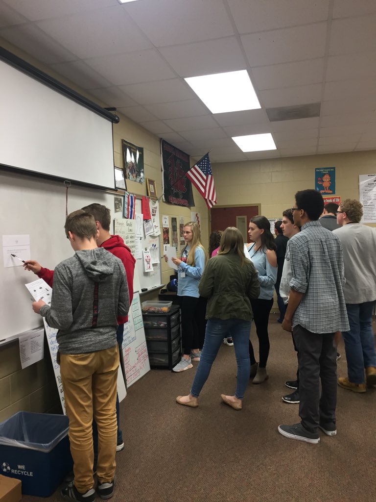 earmstrong8's tweet image. Geometry students collaborating over triangles #talkingaboutmath @GHS_Indians