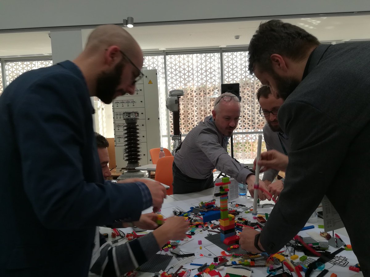 . @Estabanell_DIS <a href="/CITCEA/">CITCEA-UPC</a> <a href="/beedata1/">BEEDATA ANALYTICS</a> <a href="/polivros/">Pol Olivella</a> @asumper @JordiCipriano al Concept Spacing Workshop de <a href="/RedElectricaREE/">Red Eléctrica</a>