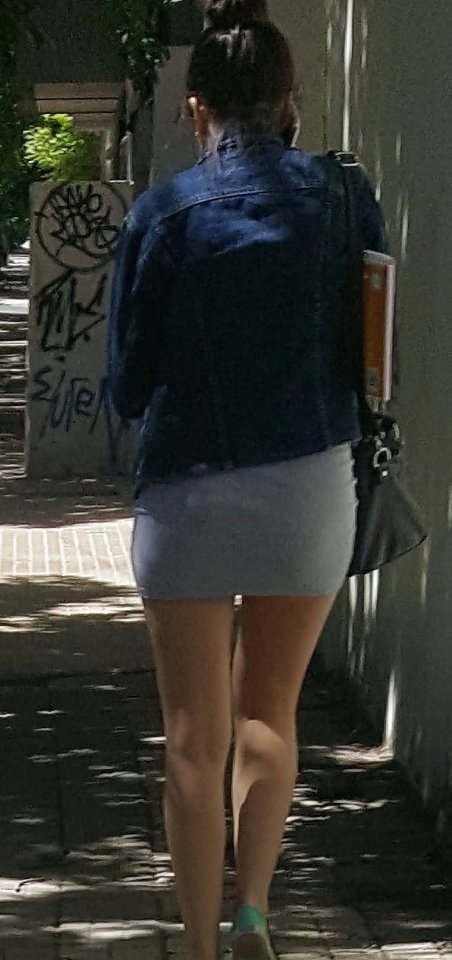 ColegialaArdien's tweet photo. #CuloArgentino

Colosal el culo de esta argentina uff esta de lujo, valió la pena ir muchas cuadras detrás de ella 😀😀

#NalgasDivinas https://t.co/PpYAMQ4irO
