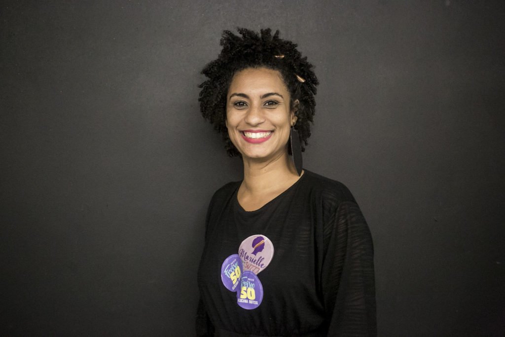 ONUBrasil's tweet photo. Escritório de direitos humanos da ONU (@UNHumanRights) cobra investigação do assassinato de @MarielleFranco

"Apelamos para que essa investigação seja feita o quanto antes, e que seja minuciosa, transparente e independente."

Leia: https://t.co/8ZH6gQEAw3
#MarielleFrancoPresente https://t.co/cN0UnU3nEI