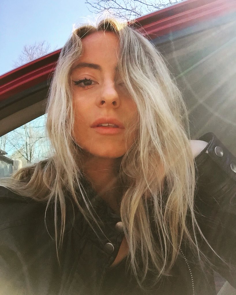 sydneyclaire__'s tweet photo. #FinePeopleFromBoston me ;) https://t.co/rXH0WBQZrA