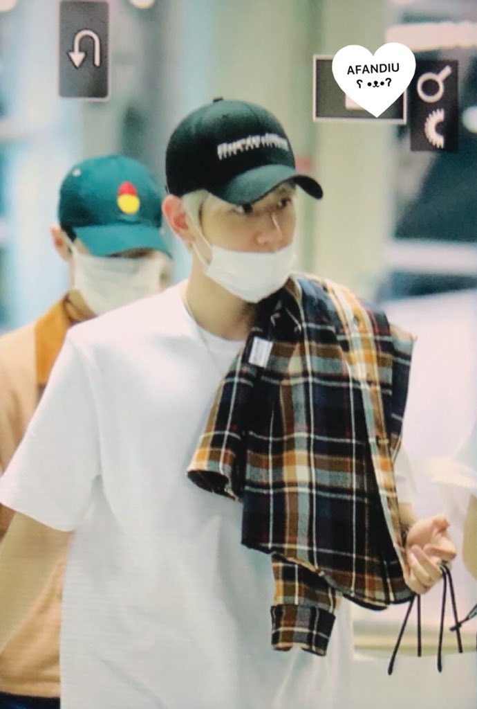 AFANDIU0506's tweet photo. 20180316 #백현 #BAEKHYUN https://t.co/hjkE1W7zHL